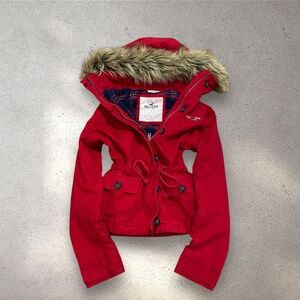 Early 2000s Hollister Co. Red Faux Fur Hood Lined Military Parka Jacket